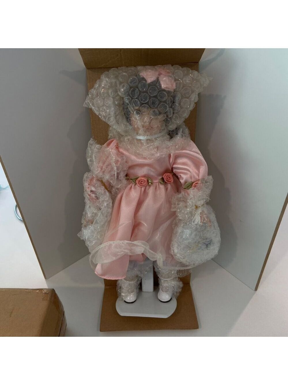 Vintage Avon Fine Christina Special memories Teatime Collectibles Doll Pink